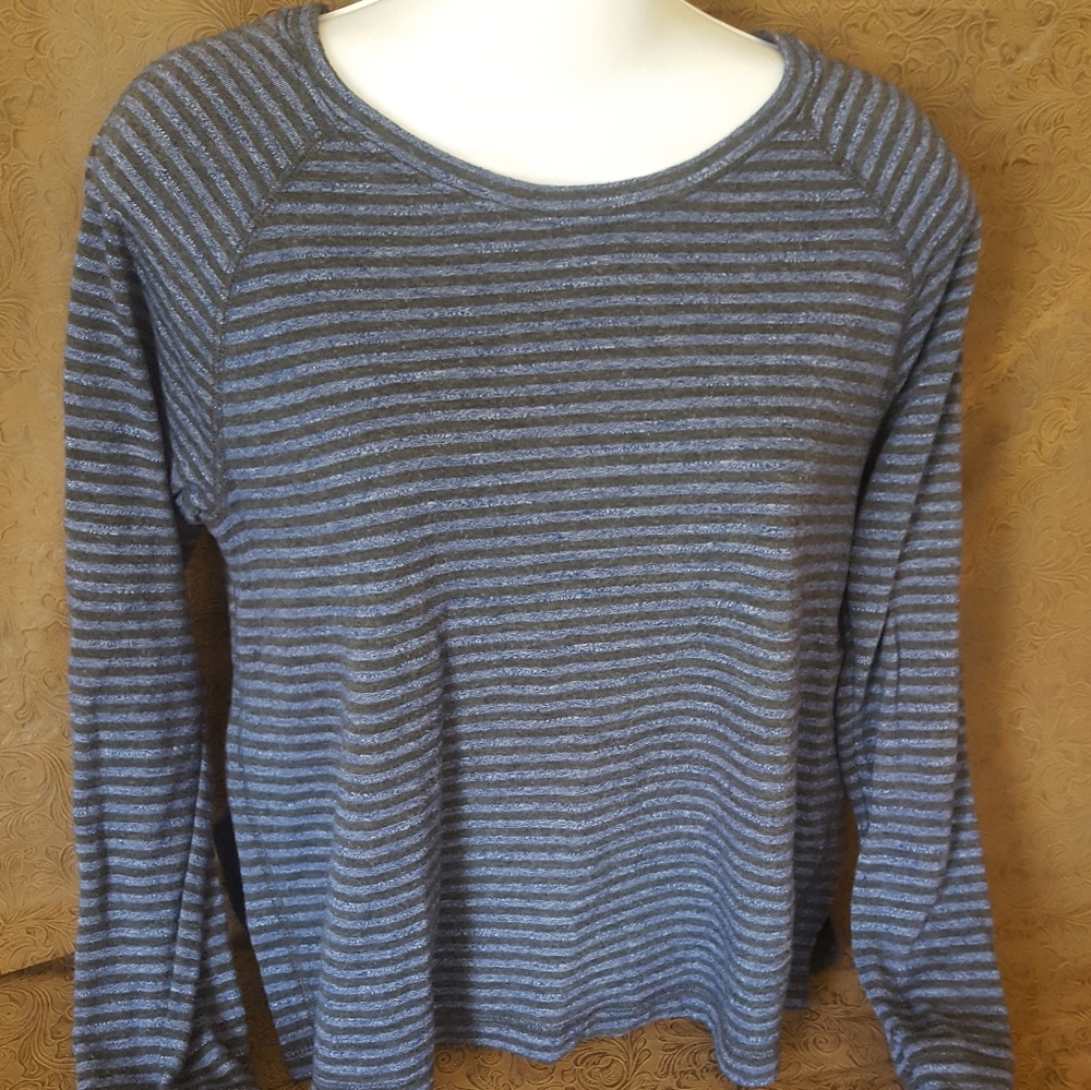 long sleeve blue grey shirt